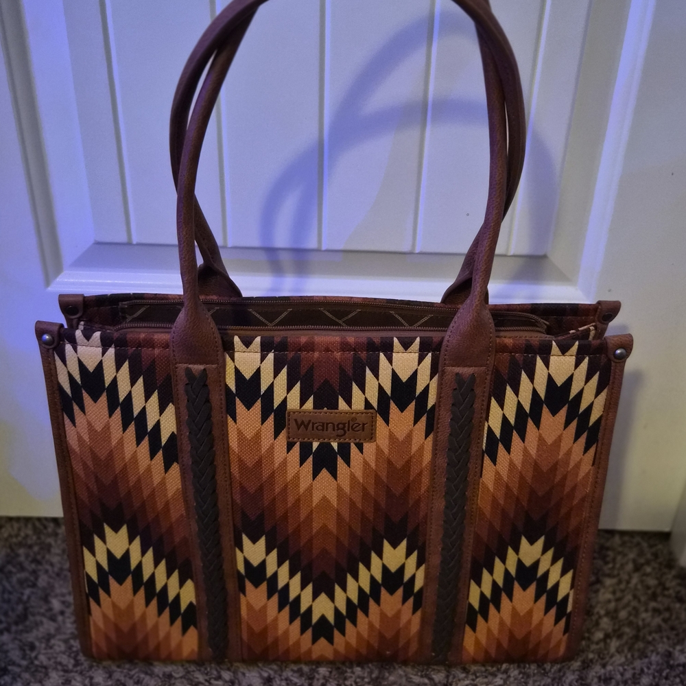 Wrangler Women's Geometric Pattern Tote Bag - Brown and Tan
